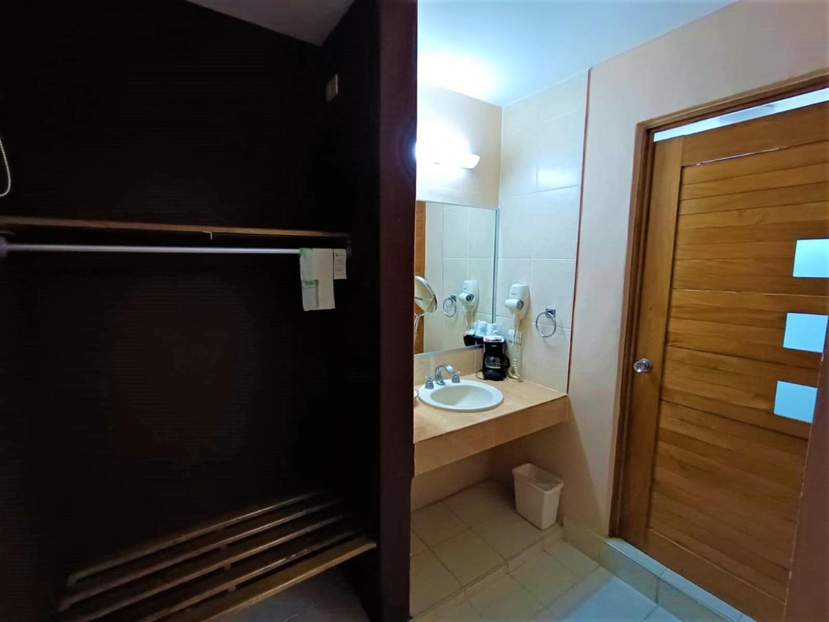 Hotel Santo Domingo Express Villahermosa Exteriör bild