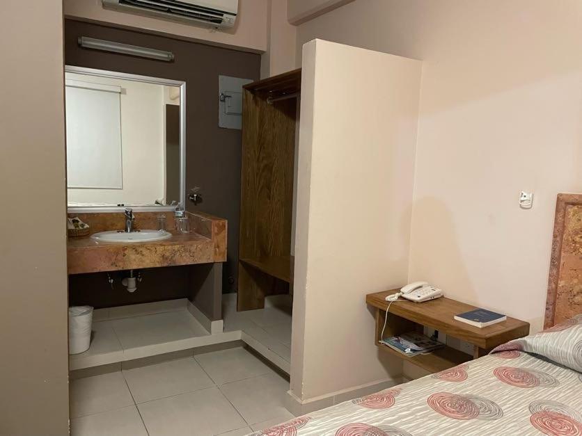 Hotel Santo Domingo Express Villahermosa Exteriör bild